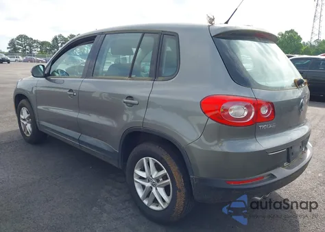 2011 Volkswagen Tiguan S from USA, damaged, VIN WVGAV7AX7BW528625